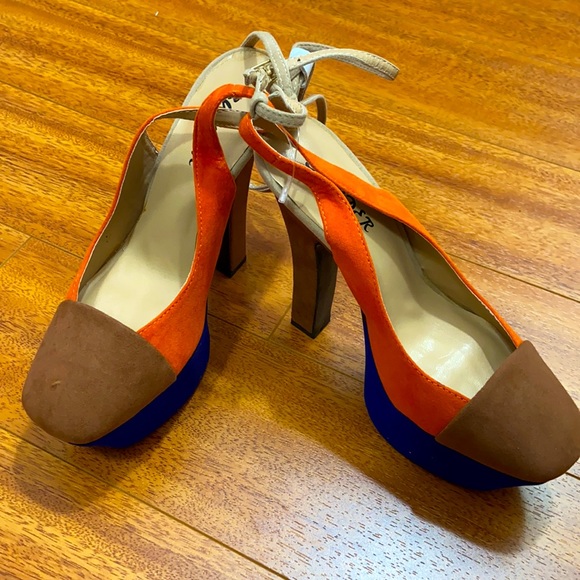 BRAND NEWβ¨ Bumper Color Block Heels π§‘ππ€ - Picture 2 of 5